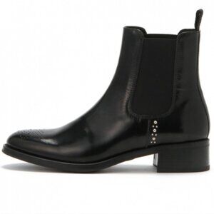 Elegant Black Ankle Boots